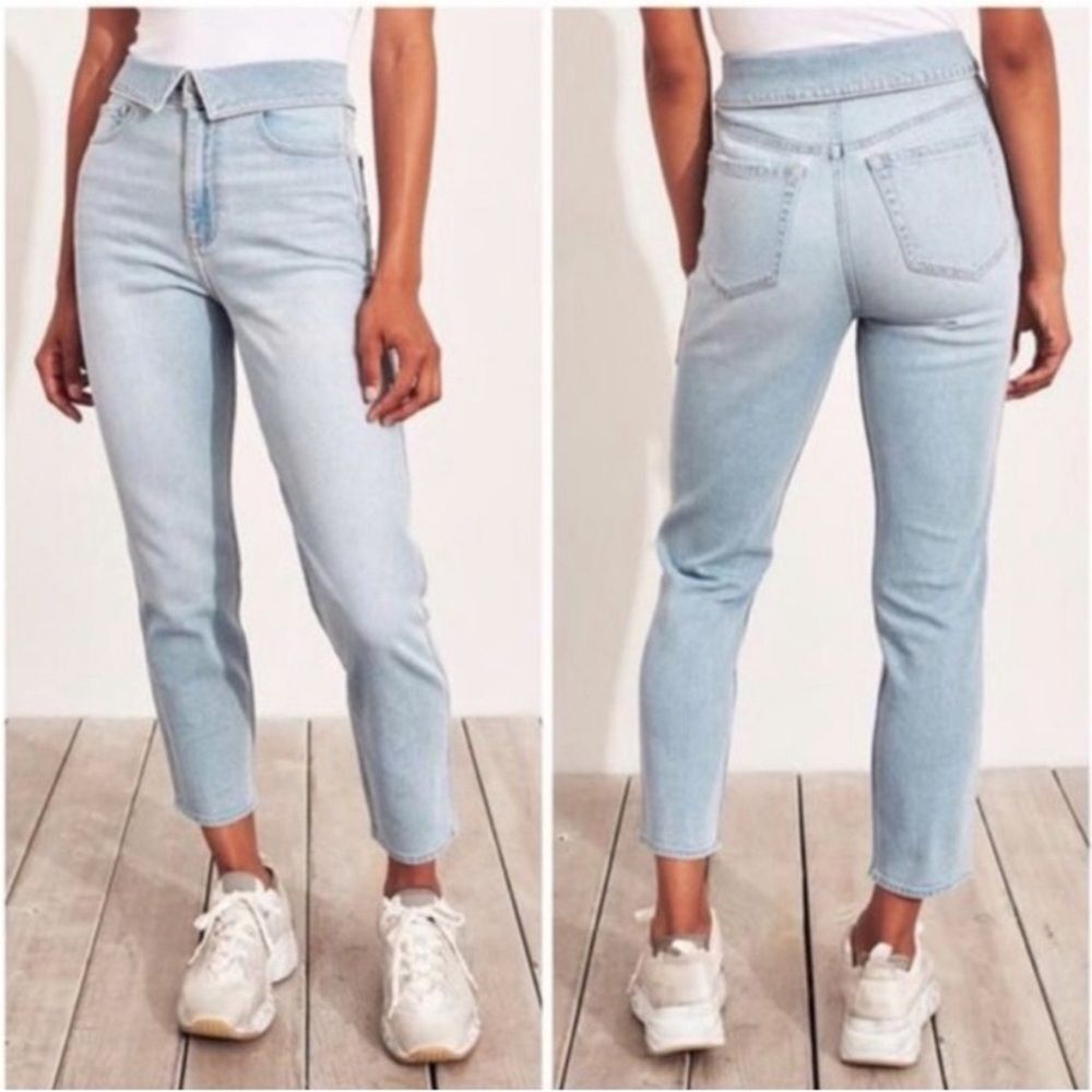 Hollister Vintage Stretch Fold Over Ultra High Rise Mom Jean Light Wash Denim 25